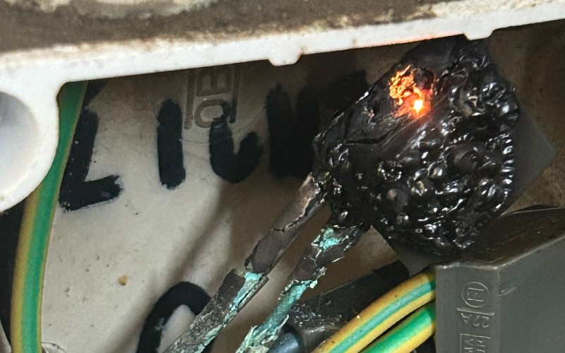 Preventieve Inspecties van Elektrische Installaties Verminderen Brandrisico’s in Bedrijfsgebouwen